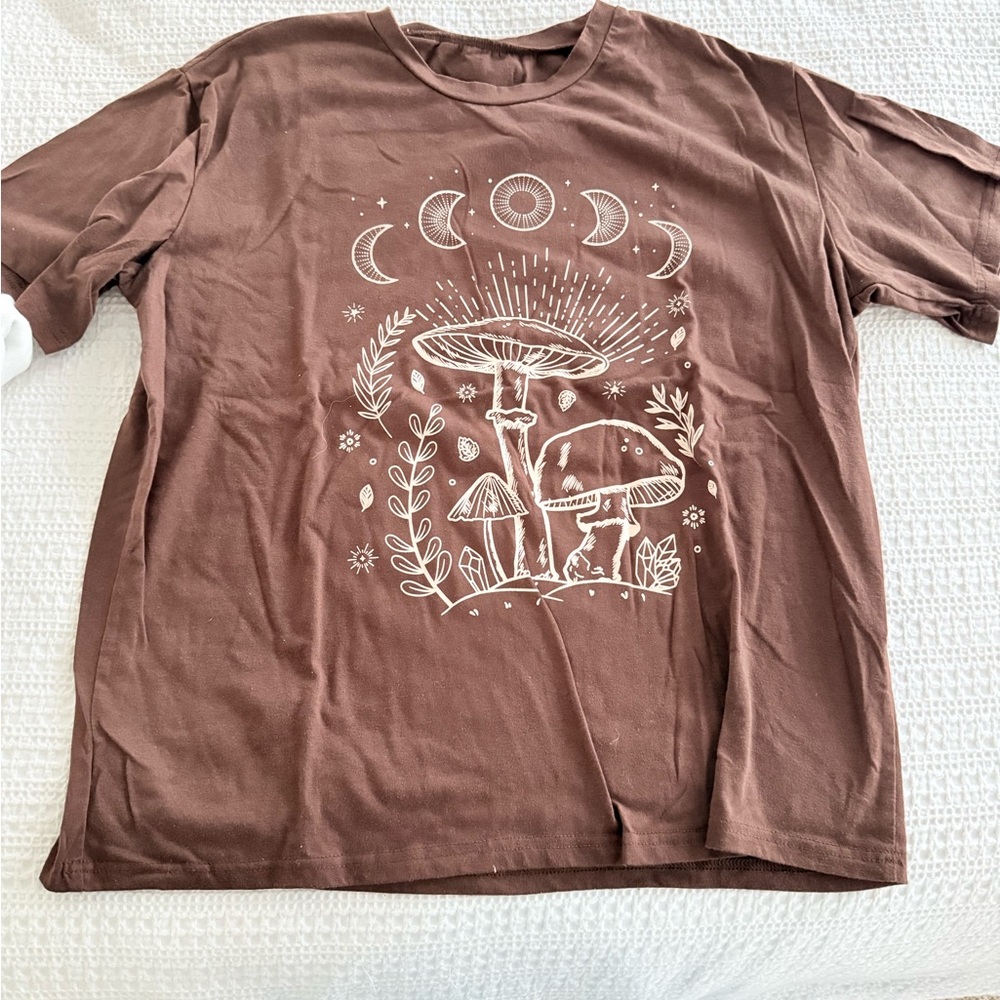 SHEIN Brown Moon and Mushroom Graphic Tee